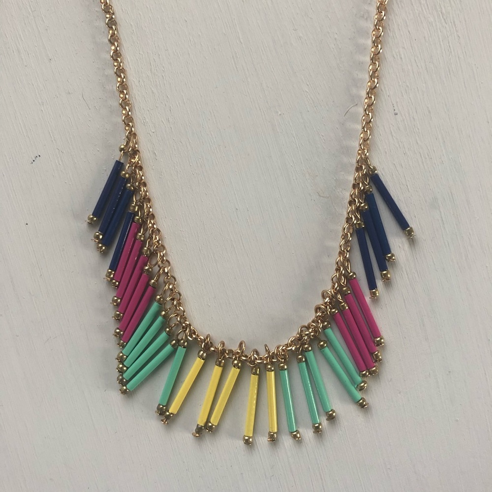 NWOT 🎉 Tri-Color Fan Necklace